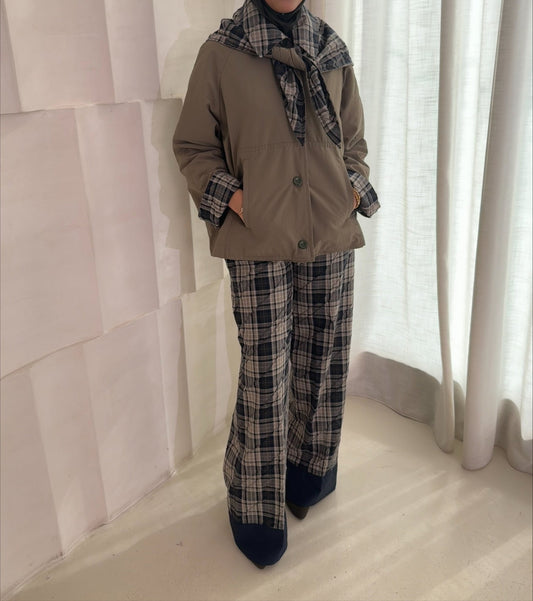 Reversible short trench coat